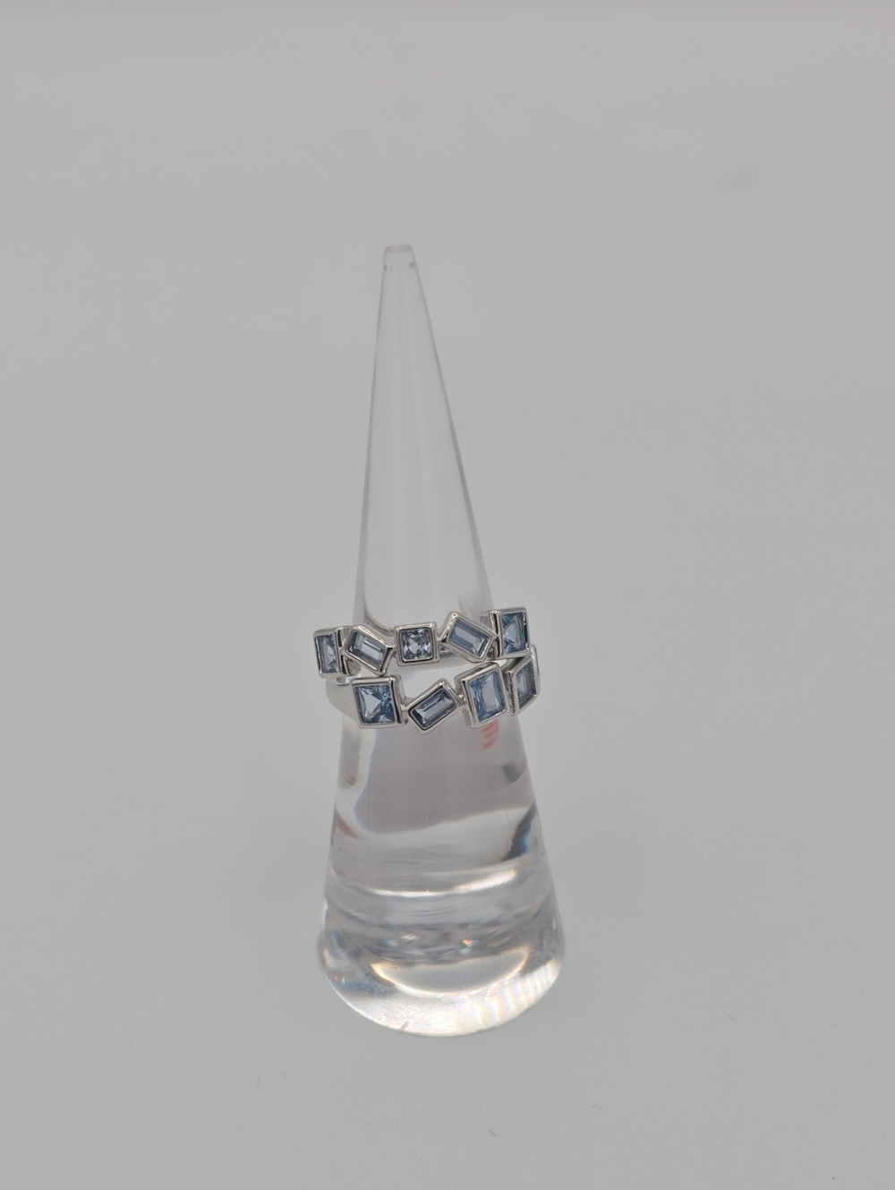 Elegant Blue Spinel Ring